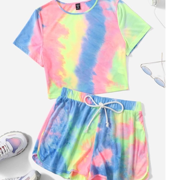 New- Tie Dye Print Tee & Drawstring Waist Shorts Set - Picture 5 of 5
